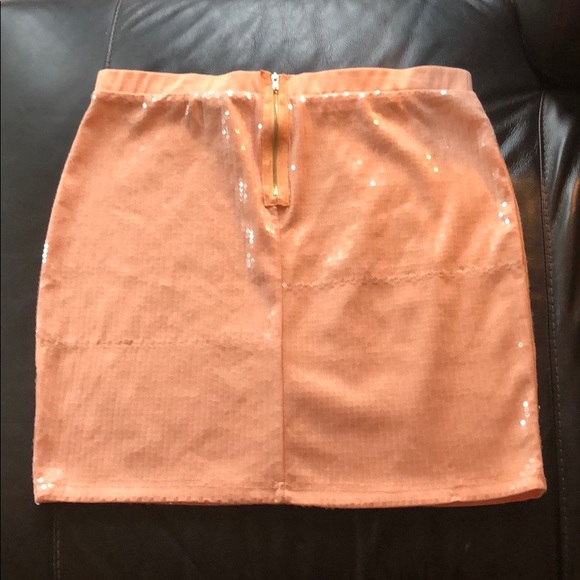 H&M mini skirt - Picture 2 of 7